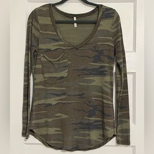 Z Supply long sleeve camo print shirt. Small. Excellent used condition